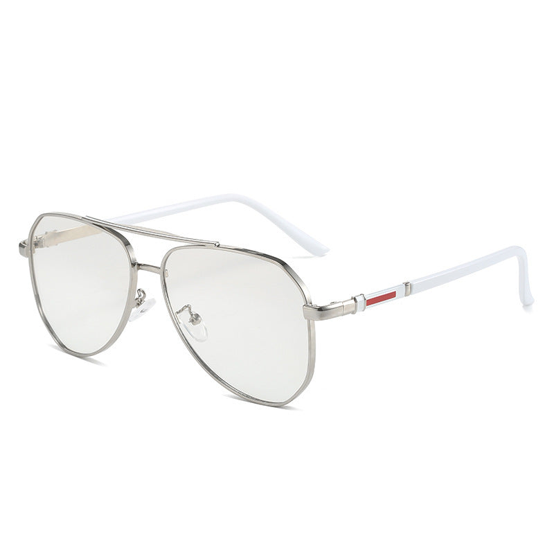 Women's designer sunglasses with oval frame and luxurious accents Bowlift