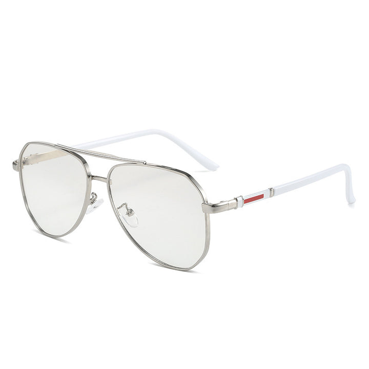 Women's designer sunglasses with oval frame and luxurious accents Bowlift