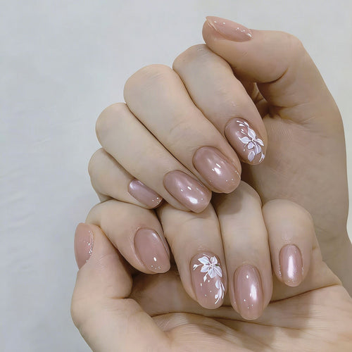 Exclusive Nail Art Set with Floral Accents Bowlift