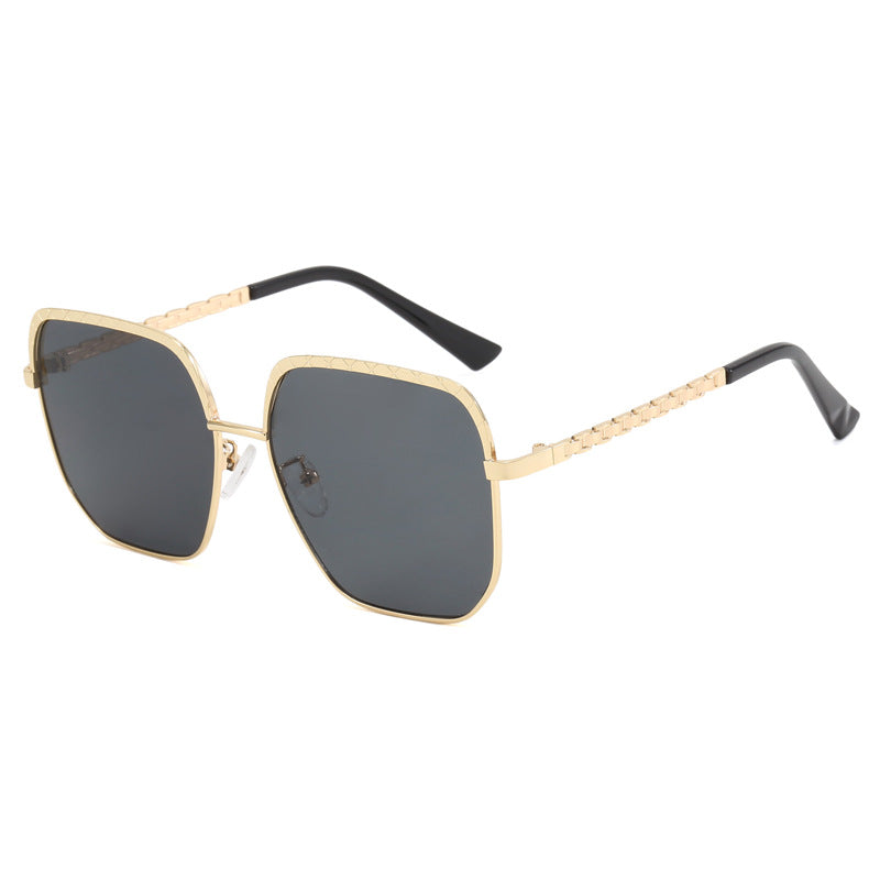 Ladies' fashionable sunglasses with square frame and stylish details Bowlift