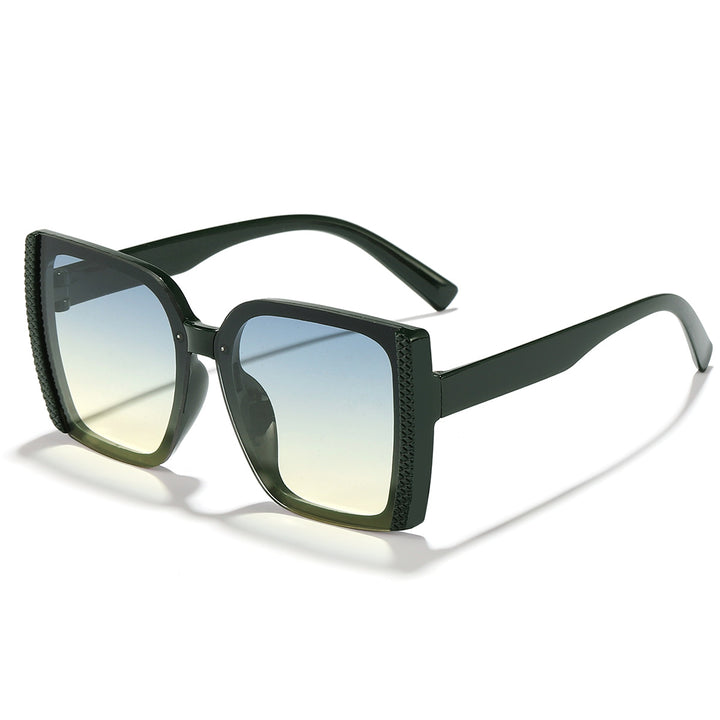 Women's fashion sunglasses in modern leopard print with glamour elements Bowlift