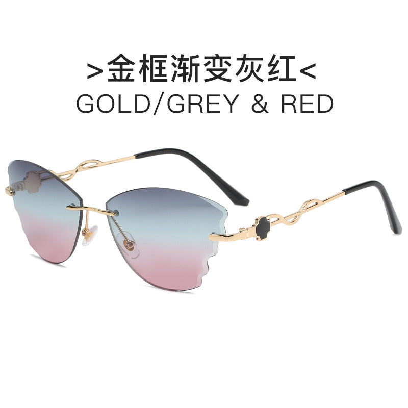 Women's extravagant Cat-Eye sunglasses with golden accents Bowlift