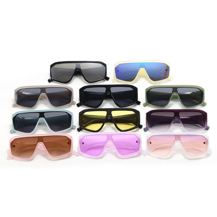 Women Fashionable Oversized Sunglasses in Futuristic Design Bowlift