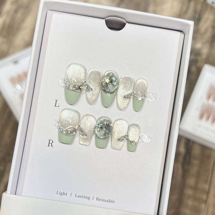 Glamorous Reusable Press-On Nail Set with Gemstone Accents Bowlift
