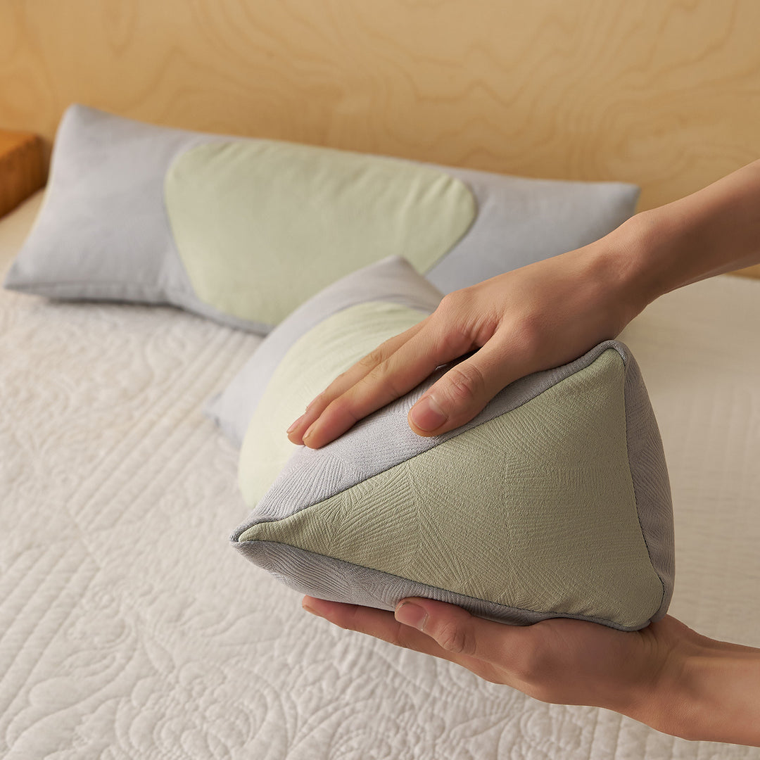 Ergonomic Relax Cushion with Innovative Contour Bowlift