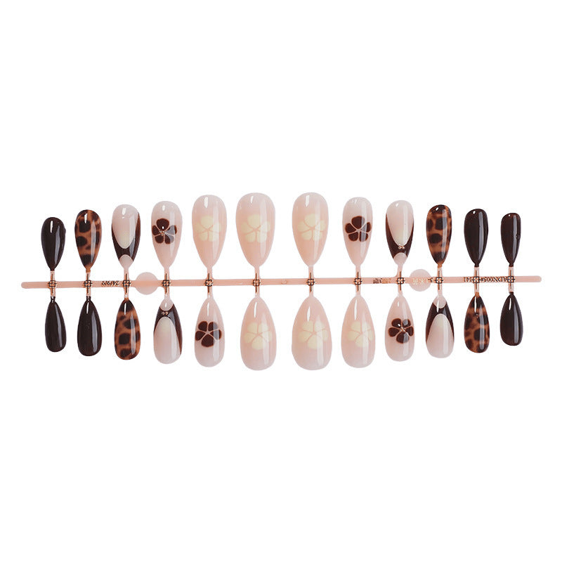 Creative nail art set with floral and leopard pattern Bowlift