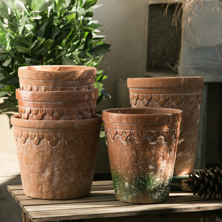 Rustic terracotta plant pot Bowlift
