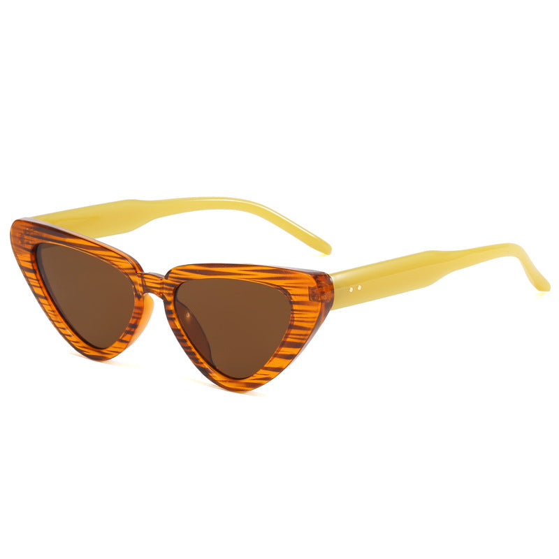 Ladies stylish Cat-Eye sunglasses with striking design Bowlift