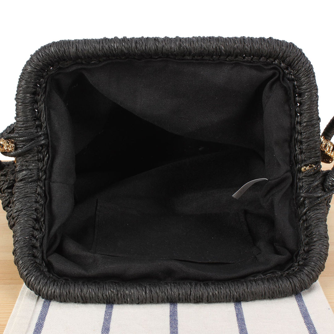 Stylish handbag with decorative chain strap Bowlift