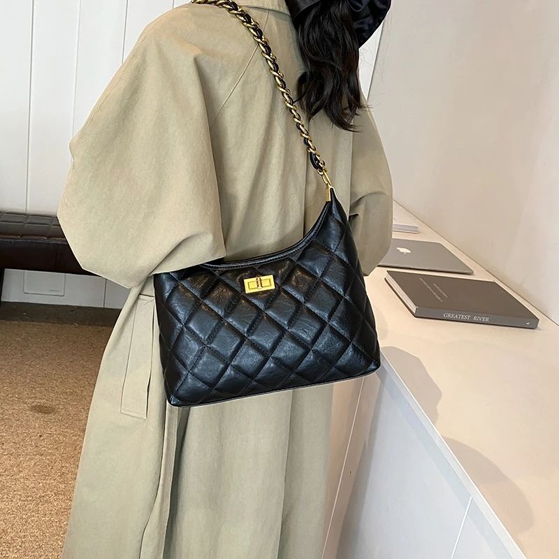 Quilted Luxury Handbag Bowlift