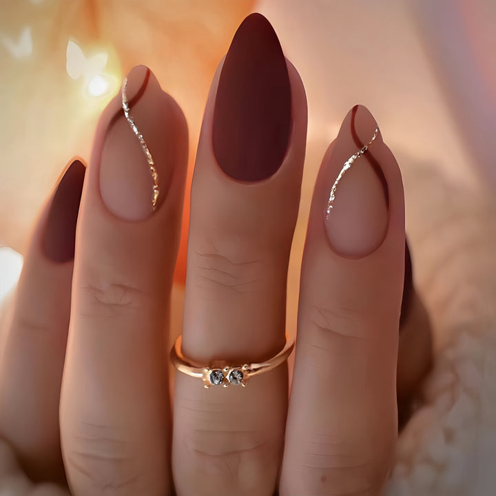 Elegant Stiletto Press-On Nail Set Bowlift