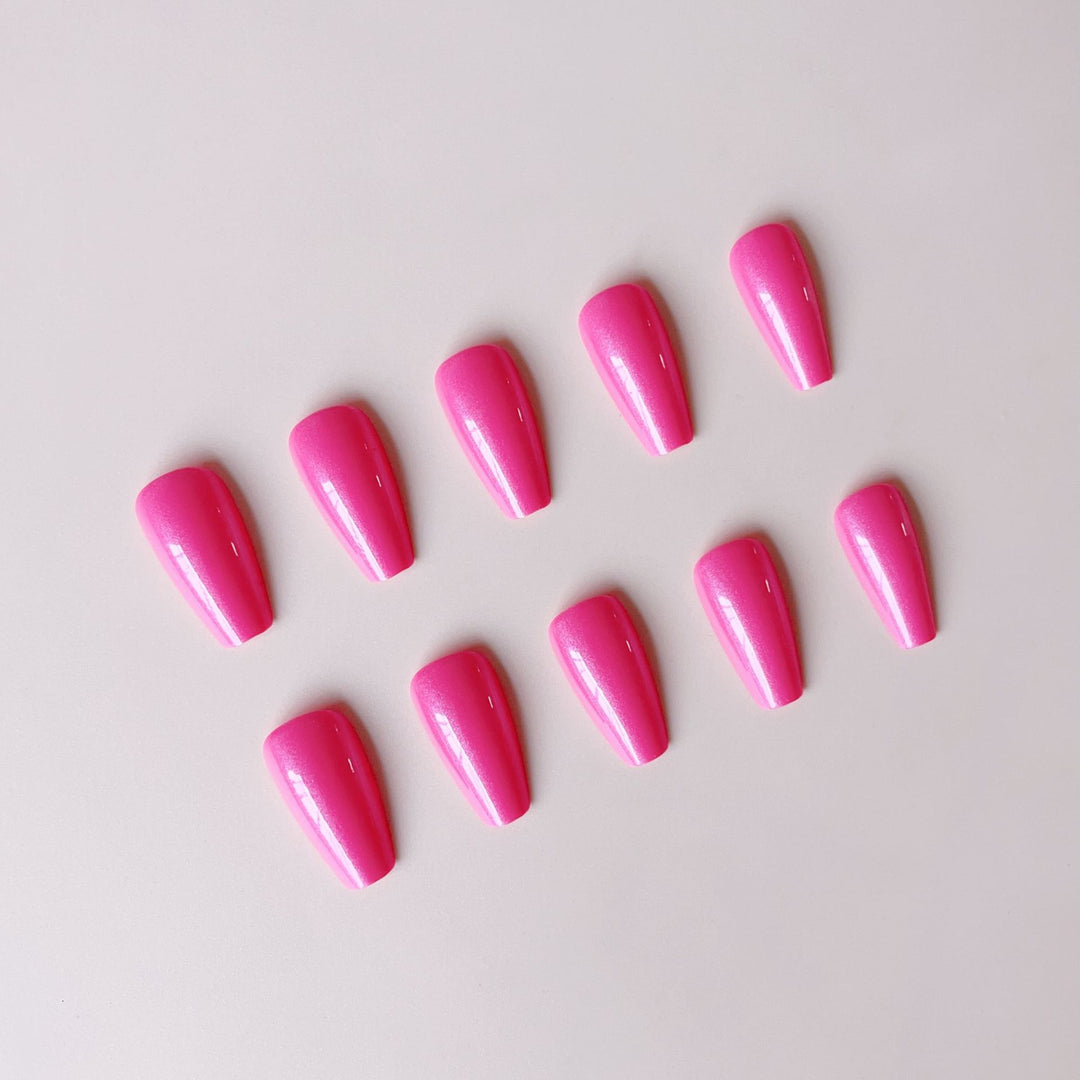 Artificial nail set with glossy finish and stylish elongated tips Bowlift