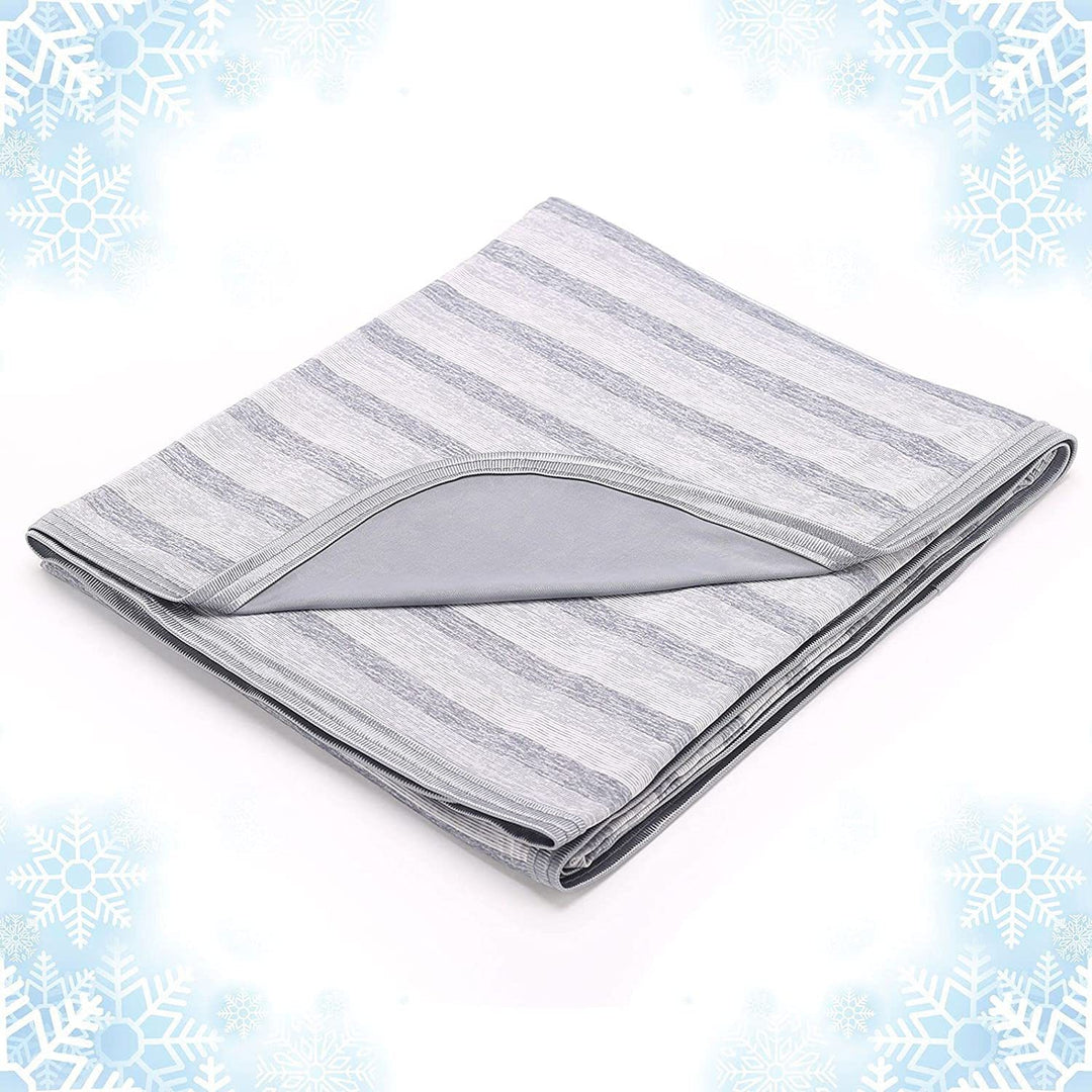 Women Soft and Breathable Striped Fleece Blanket Bowlift