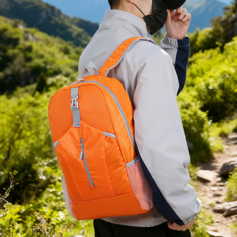 Sporty backpack with multiple pockets and breathable back Bowlift