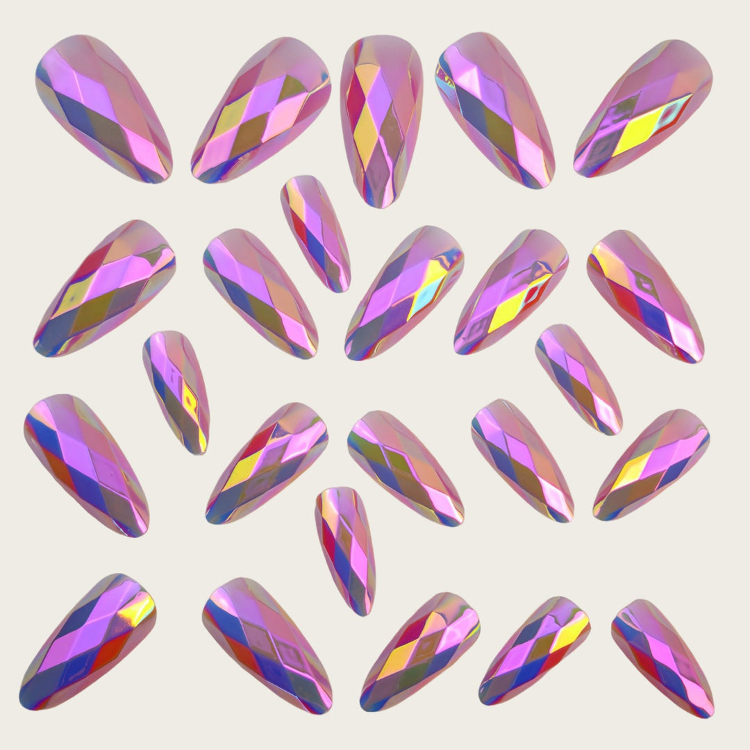 Artificial nails with geometric crystal design Bowlift