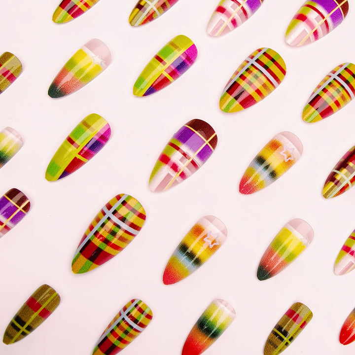 Creative artificial nails with striking plaid pattern Bowlift