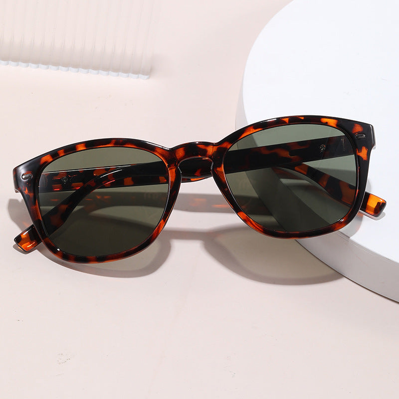 Women's Sunglasses Bowlift