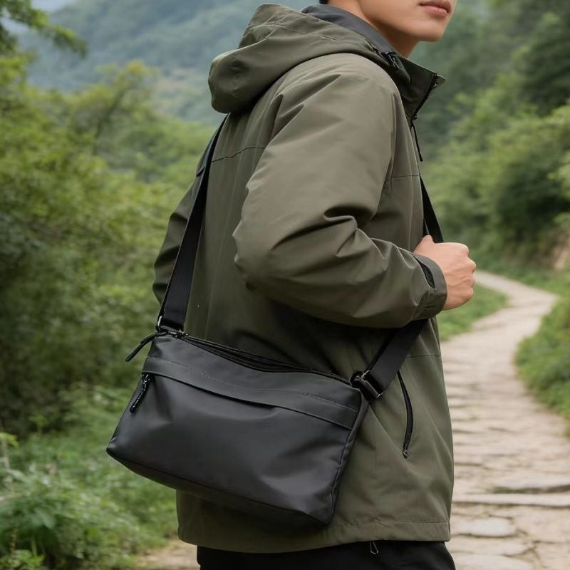 Practical Shoulder Bag With Water-Repellent Material Bowlift