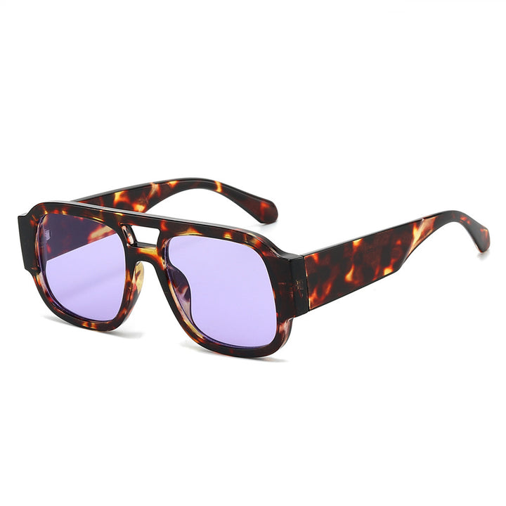 Fashionable Retro-Inspired Square Sunglasses Bowlift
