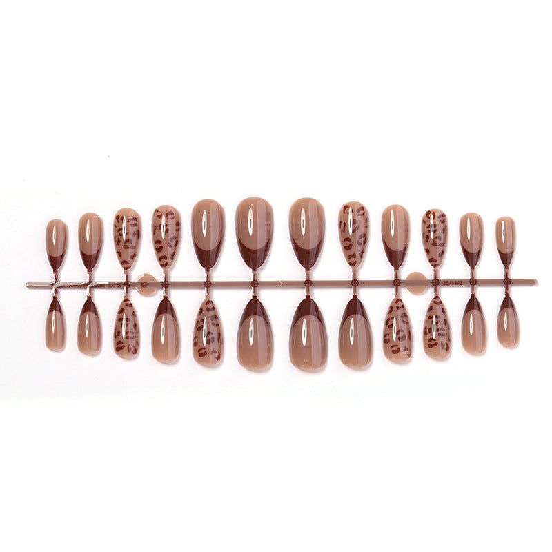 Trendy Press-On Nail Set Bowlift