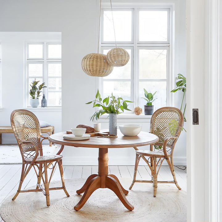 Stylish pendant lamp made from handwoven natural material Bowlift