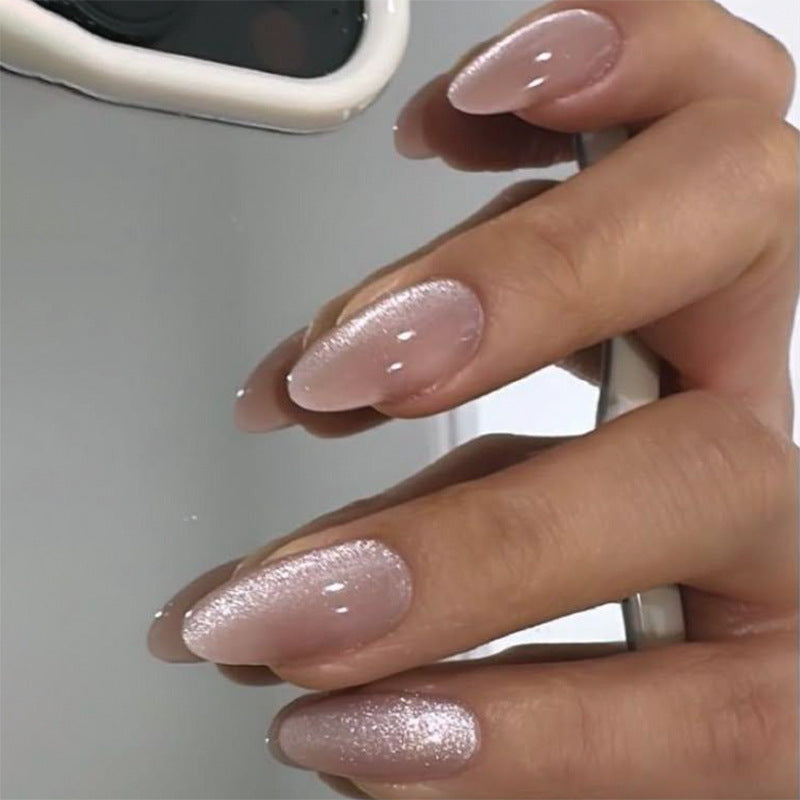 Elegant and glamorous nail art Bowlift