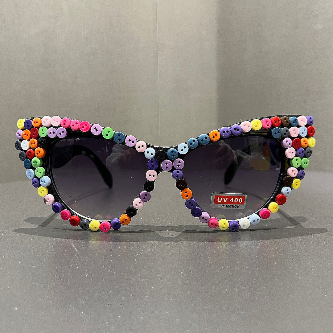 Women Cat-Eye Sunglasses with Color Accented Frame Bowlift