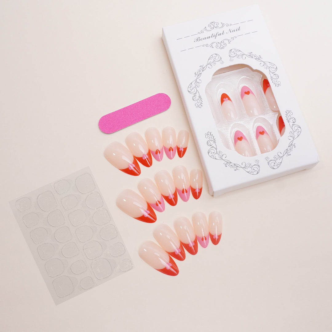 Nail art set with heart design Bowlift