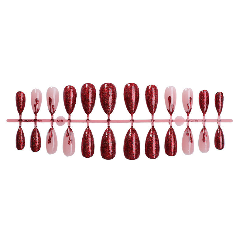 Luxurious artificial nail set with glamorous glitter Bowlift