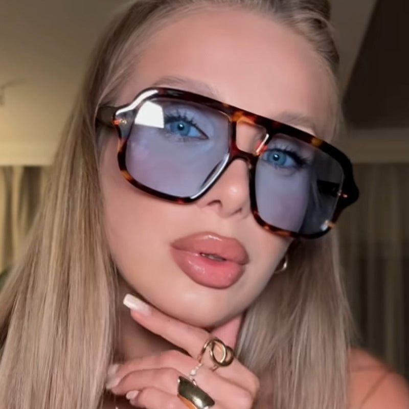 Ladies stylish oversized sunglasses in simple design Bowlift