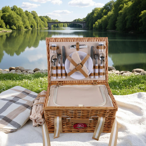 Ladies picnic basket with integrated dish set and stylish leather detail Bowlift