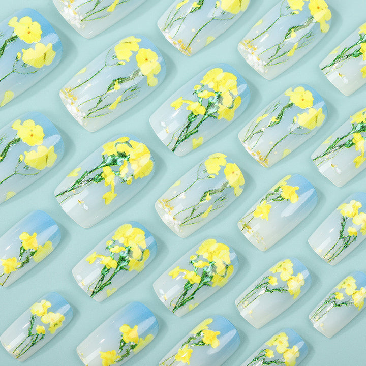 Artificial nail tips in floral design Bowlift