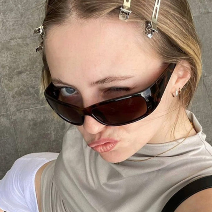 Women's sunglasses in elegant retro-inspired design Bowlift