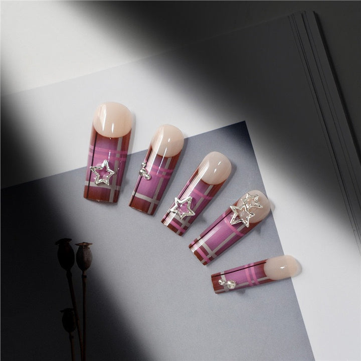Glamorous Star-Embellished Nail Extensions Bowlift