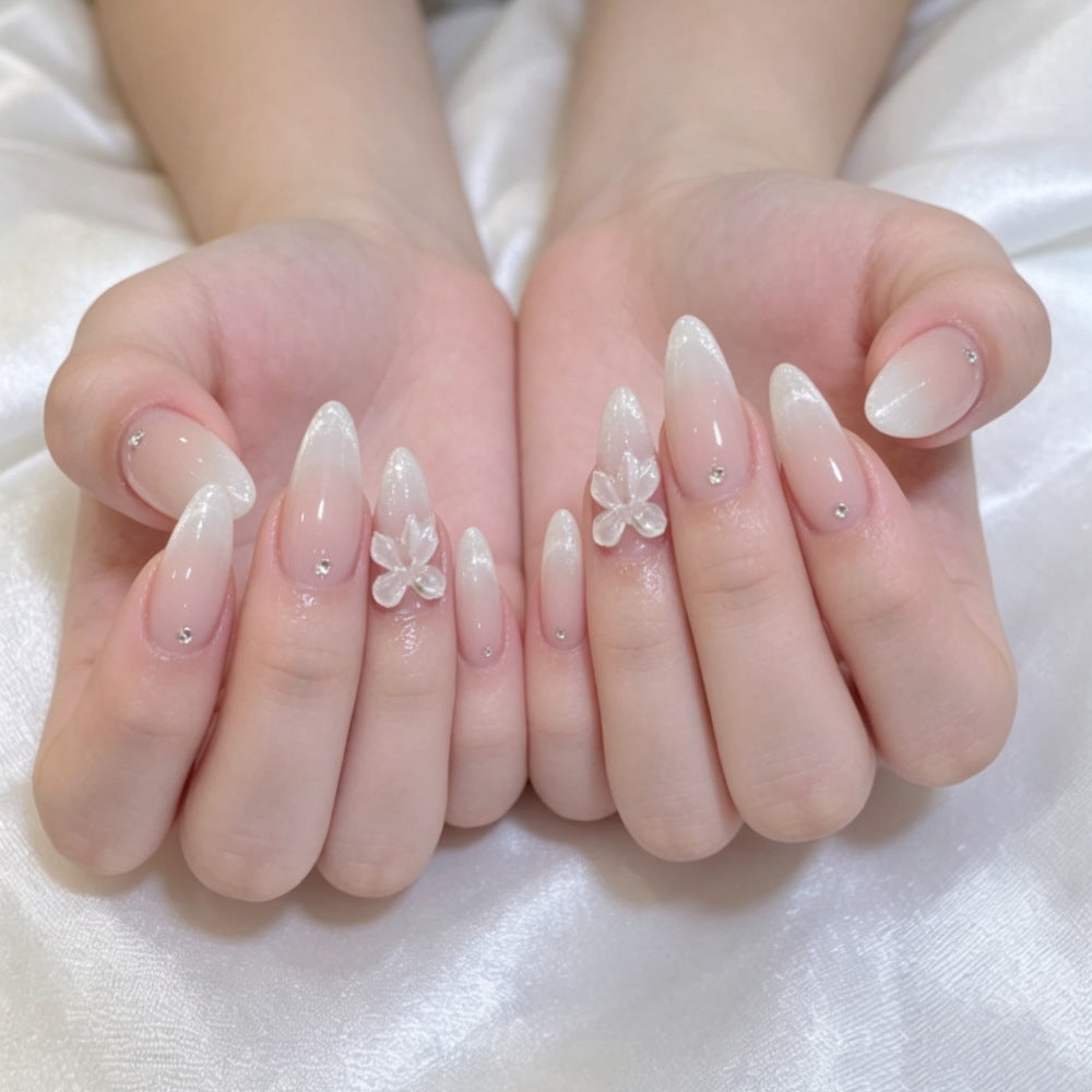 Artificial nails with elegant tip decoration Bowlift