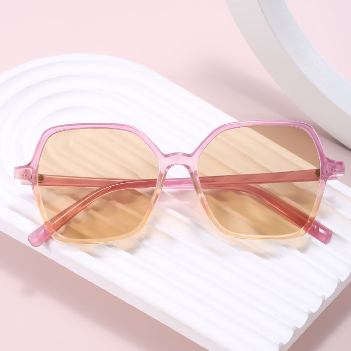 Women's oversized sunglasses in fascinating design Bowlift