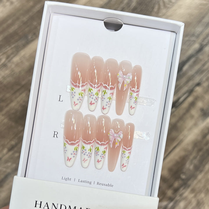 Elegant Floral Stiletto Press-On Nail Art Set Bowlift