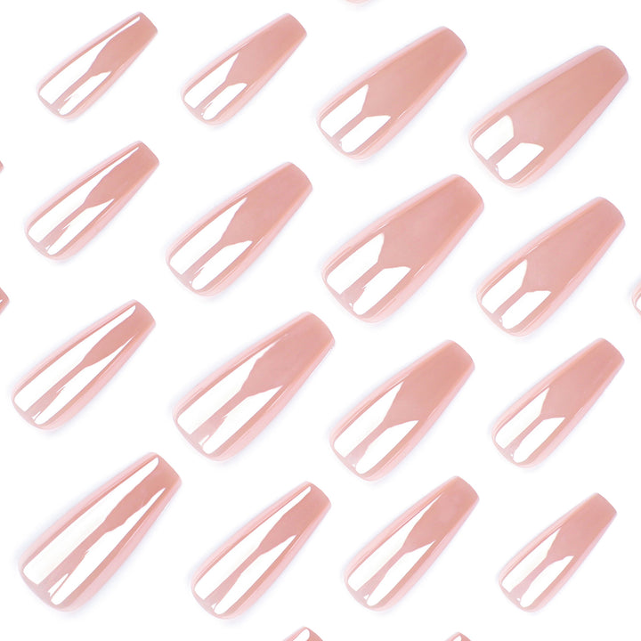 High-gloss stiletto nails Bowlift