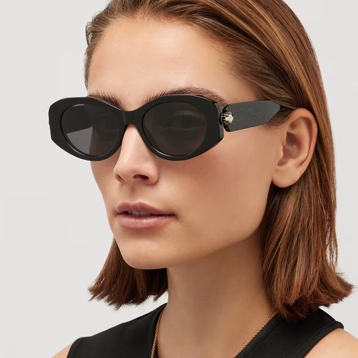 Women elegant sunglasses with stylish contours Bowlift