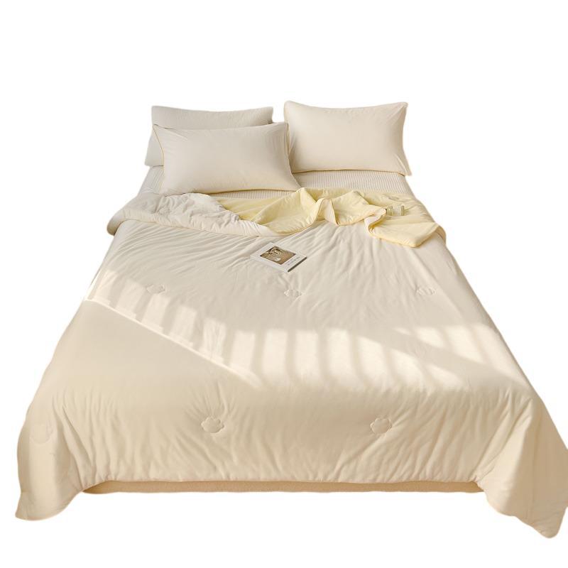 Women's high-quality duvet with a velvety surface and elegant quilting Bowlift