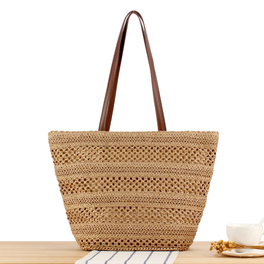 Basket bag with elegant straw construction Bowlift