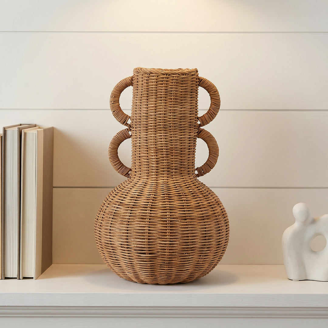 Handcrafted decorative vase with modern design Bowlift