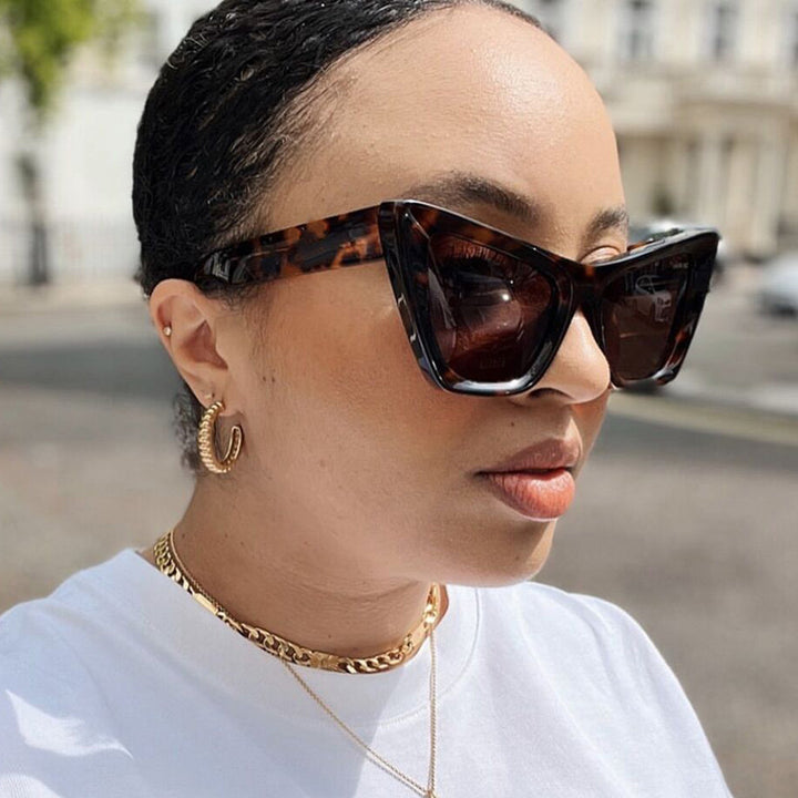 Women's Cat-Eye Sunglasses with Unique Wave Frame Bowlift