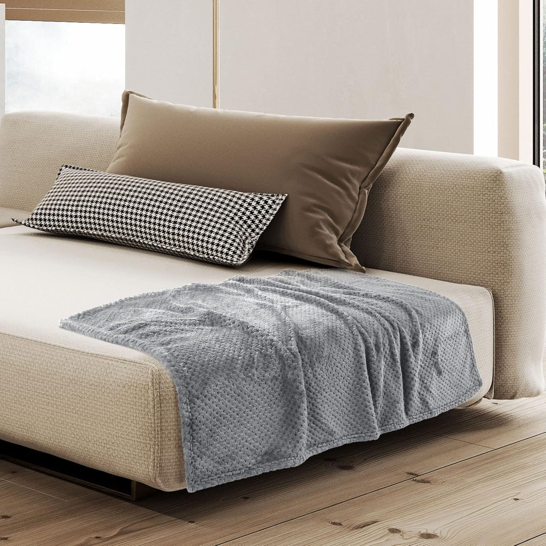Ultra-Soft Plush Throw Blanket Bowlift