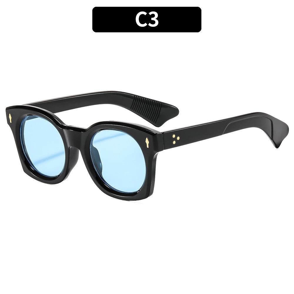 Stylish Retro-Inspired Round Frame Sunglasses