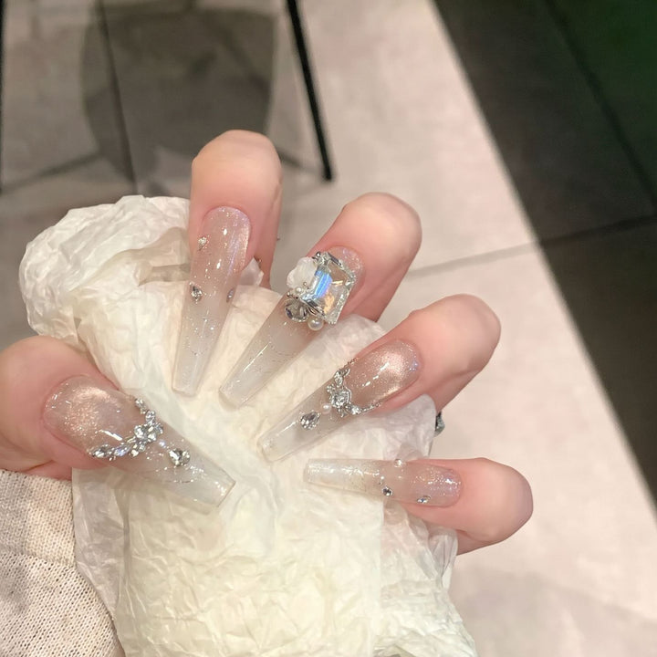 Elegant Rhinestone-Embellished Press-On Nail Set Bowlift