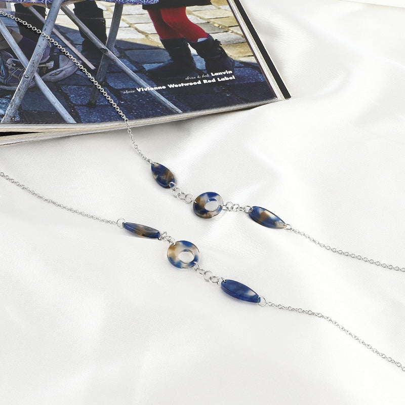 Stylish Eyewear Chain Bowlift