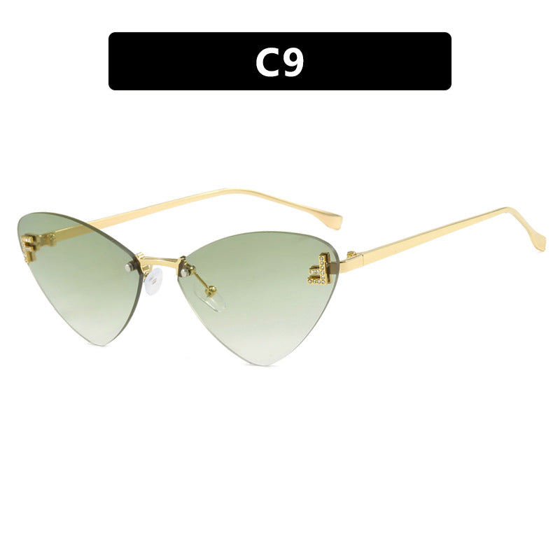 Women's extravagant Cat-Eye sunglasses with sparkling details Bowlift