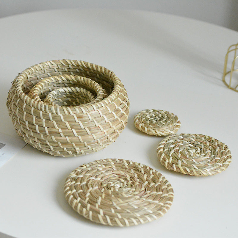 Handcrafted storage basket set made of natural rattan Bowlift