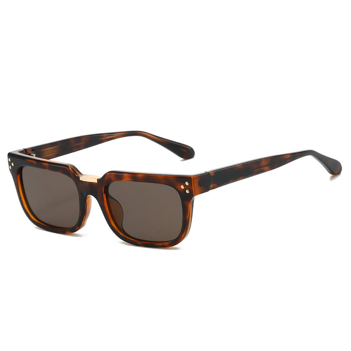 Ladies oversized square sunglasses with luxurious accents Bowlift